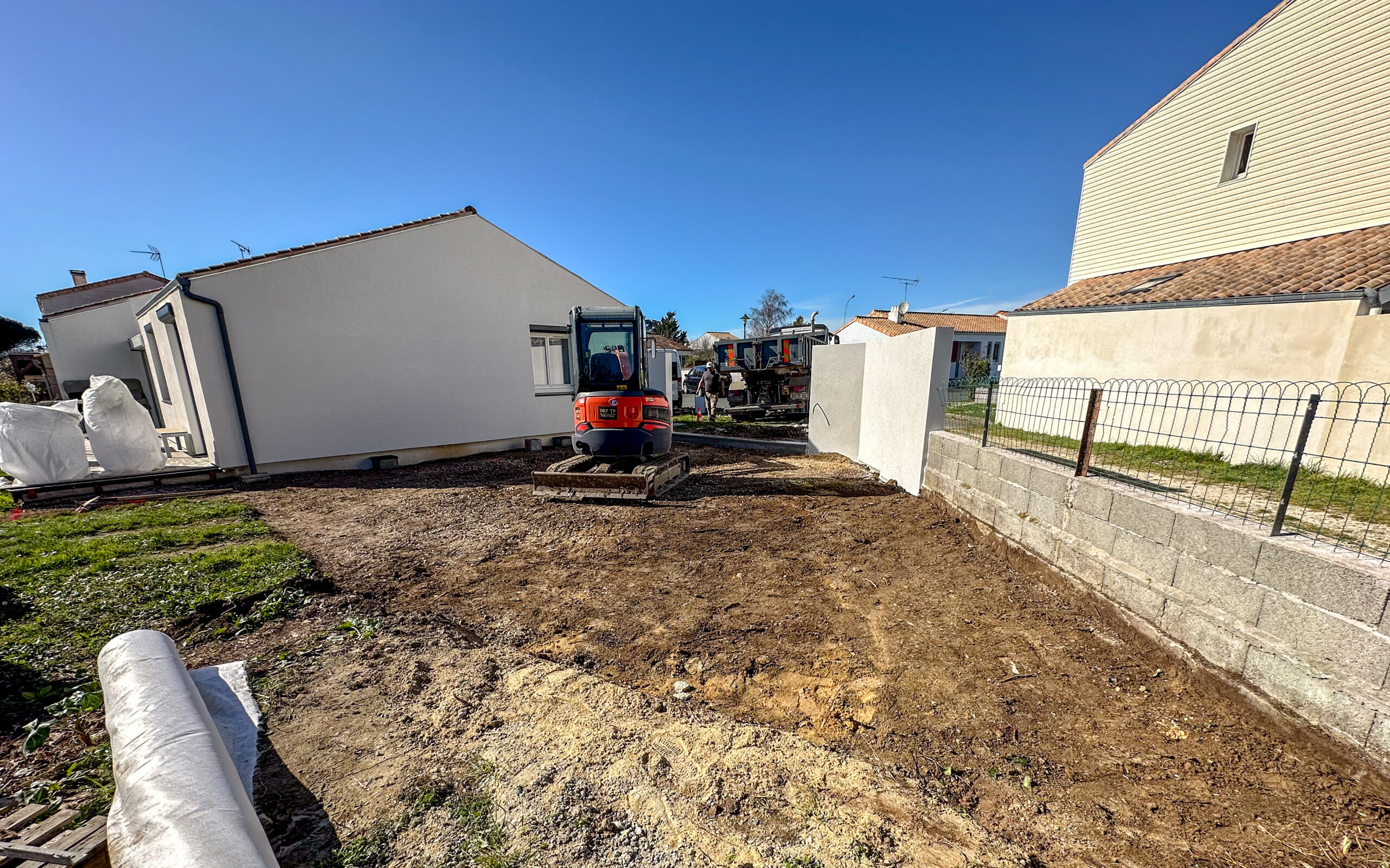 DRPTP-terrassement-maison-beton-pave-Nieul-Mer-2025-33
